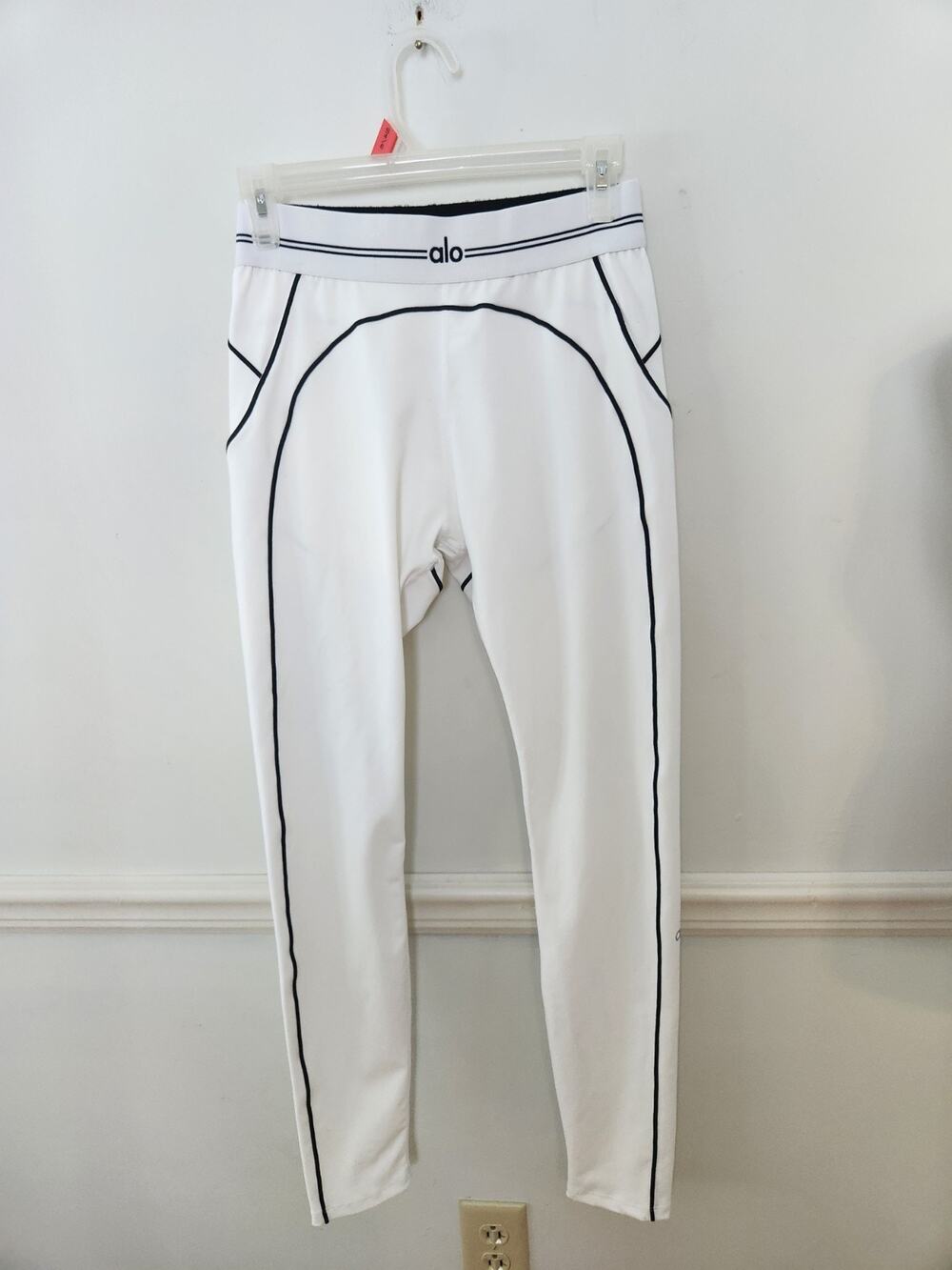 FLAW Alo Yoga Airbrush High Waist Heart Throb Leggings Sz Medium Womens Athletic